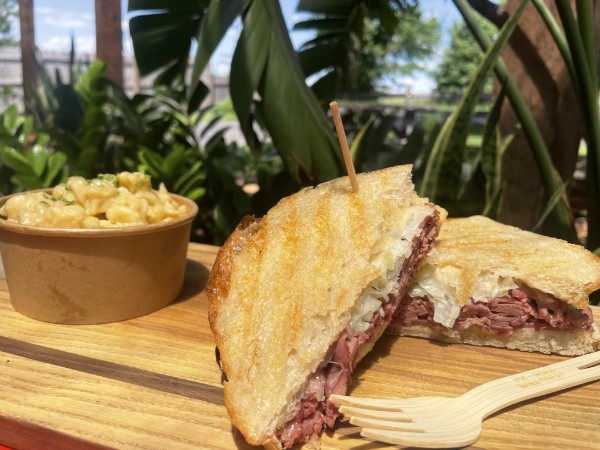 Melt sandwich with mac and cheese outdoors